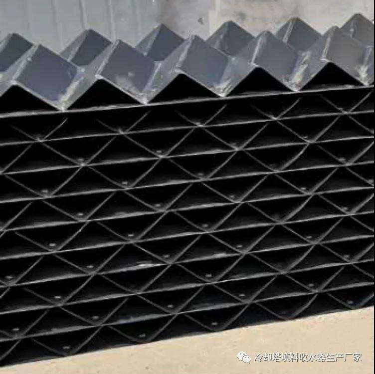 Cooling tower drift eliminator